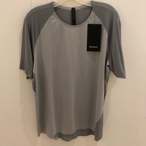 Lululemon focal point short sleeve nwt large grey